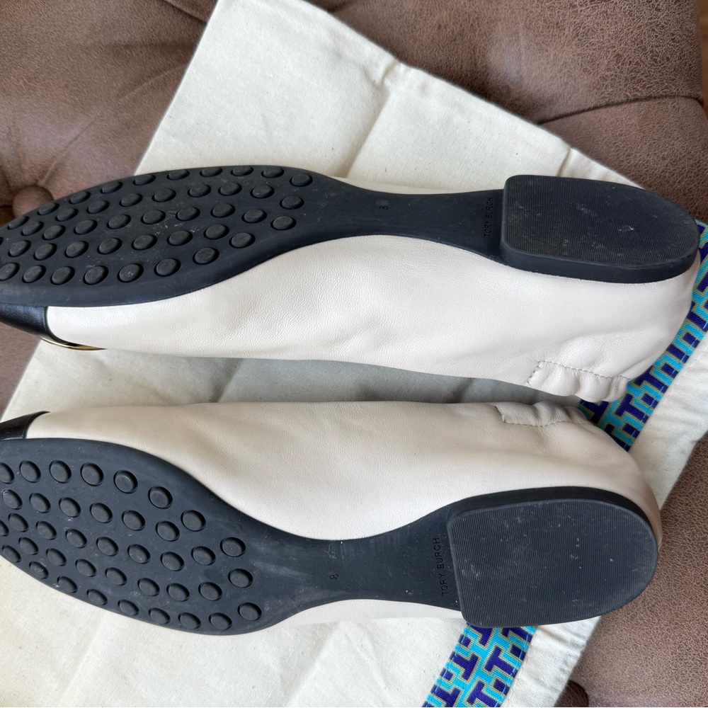 Tory Burch Black and Cream Flats with Gold Accent - Picture 2 of 4